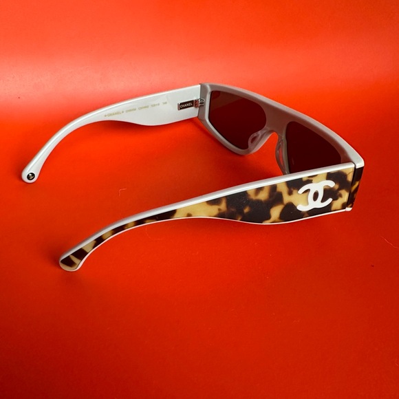 CHANEL 6056 CAT EYE SUNGLASSES - Picture 4 of 7